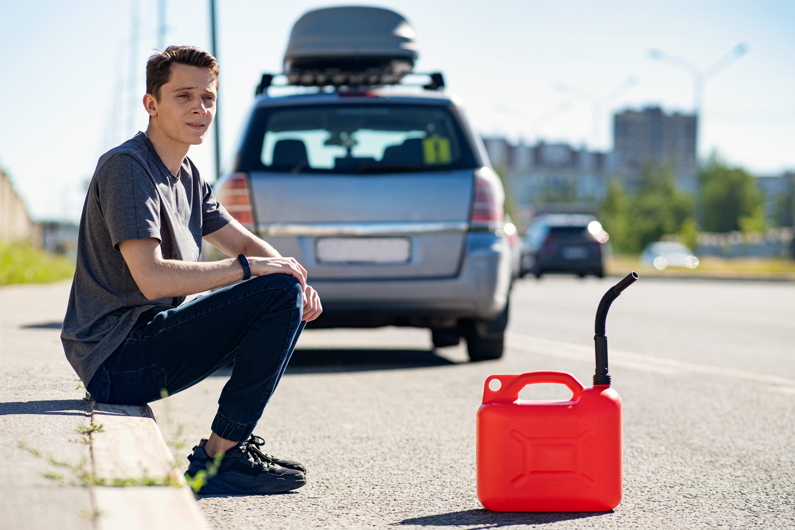 multa por conducir en reserva de gasolina quedarse tirado